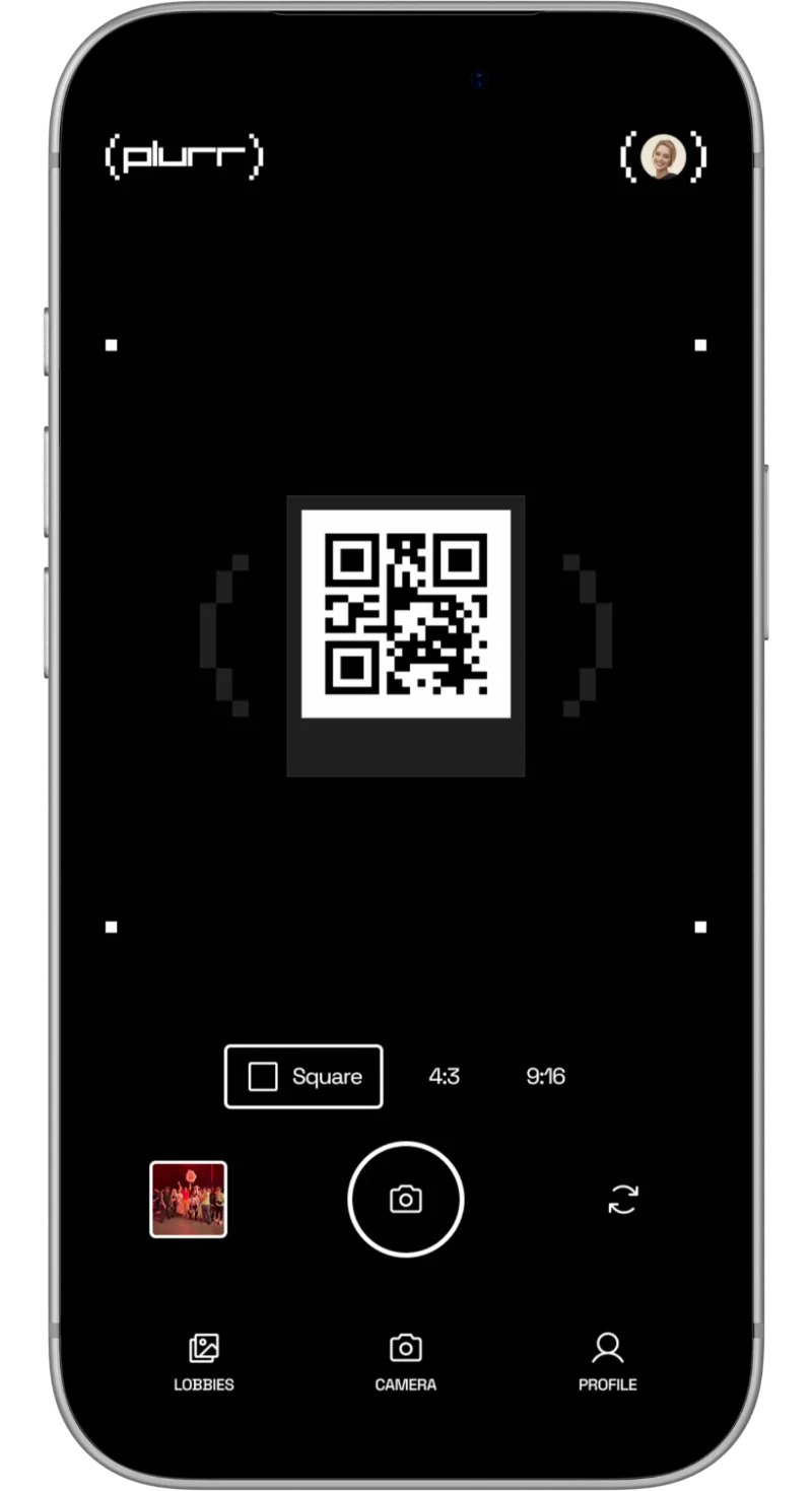 Plurr camera showing an album QR code for friends to scan and join